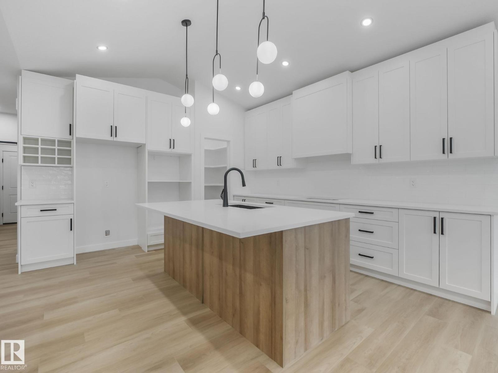 3325 Chickadee drive NW, Edmonton