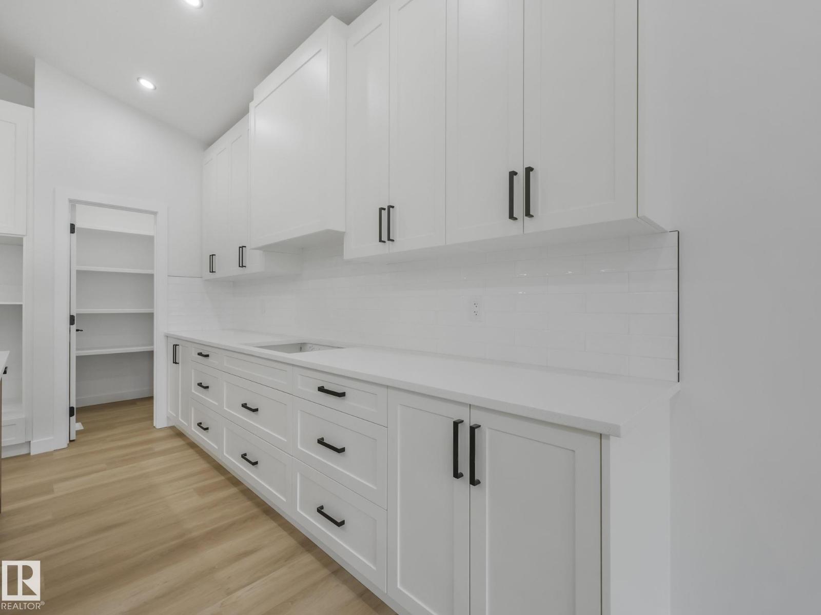 3325 Chickadee drive NW, Edmonton