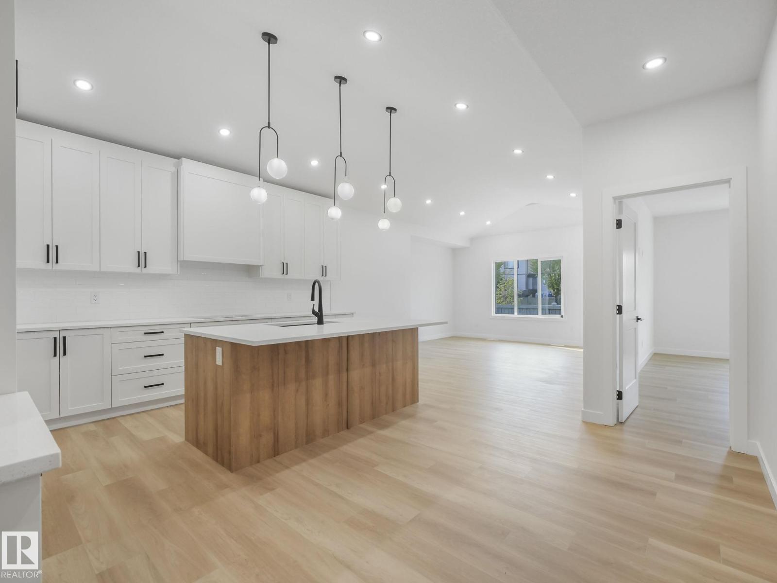 3325 Chickadee drive NW, Edmonton