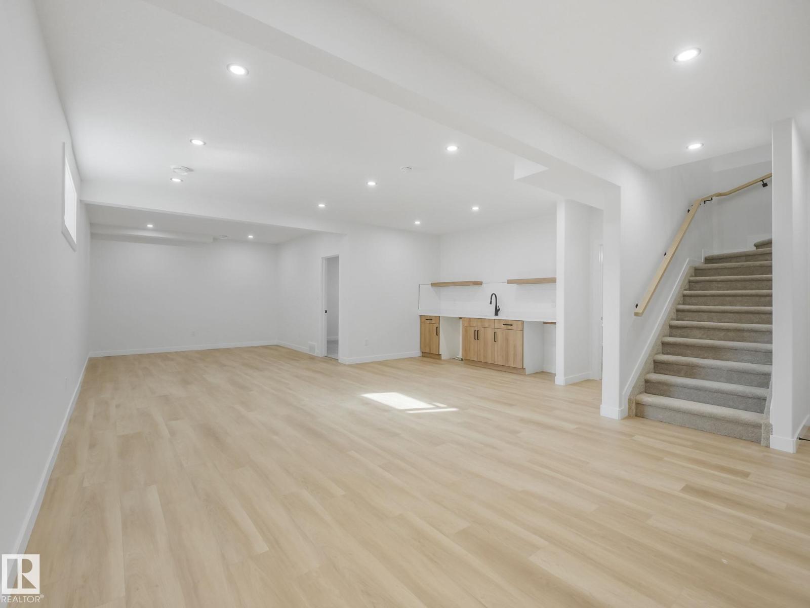 3325 Chickadee drive NW, Edmonton