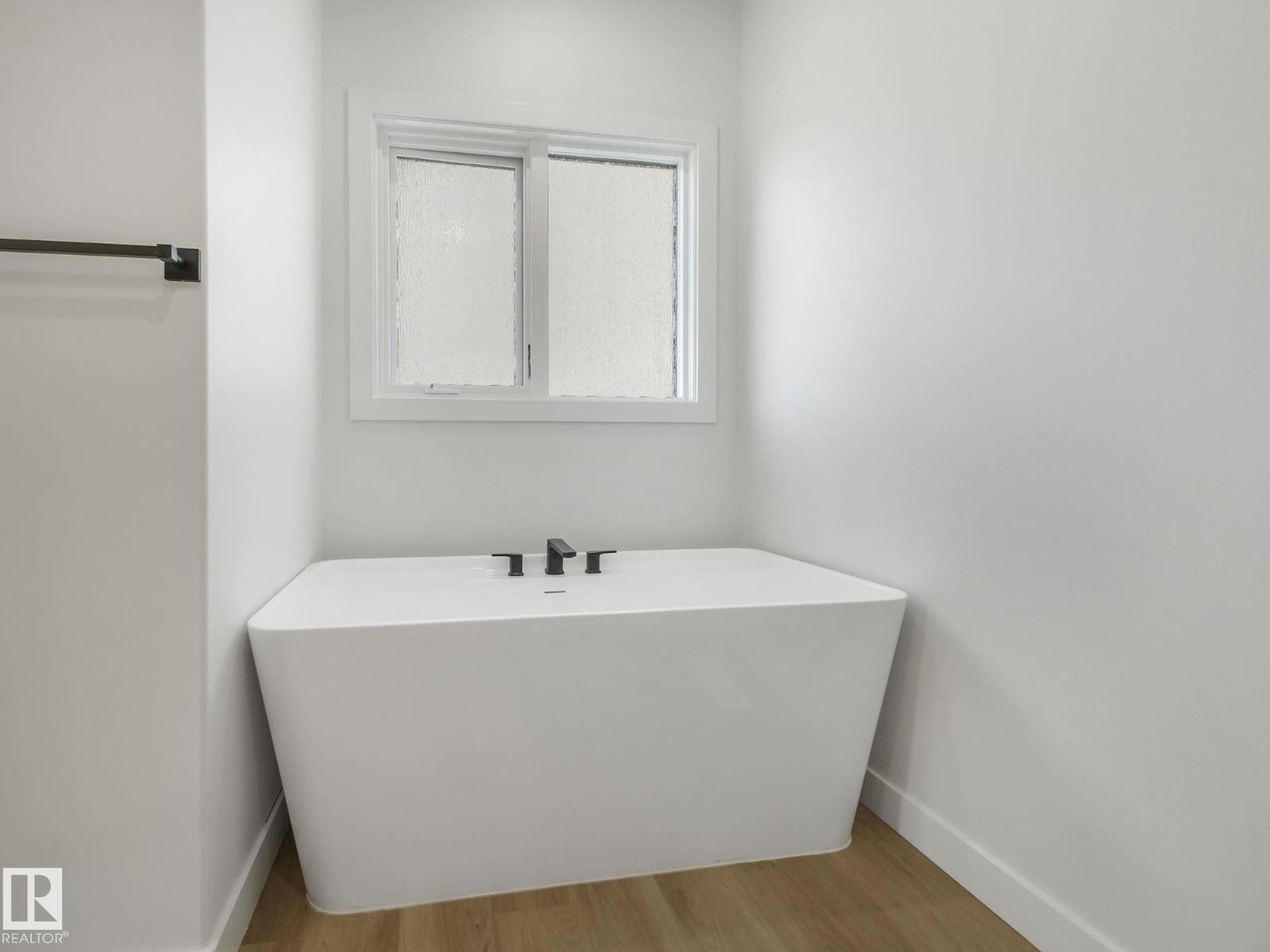 3325 Chickadee drive NW, Edmonton