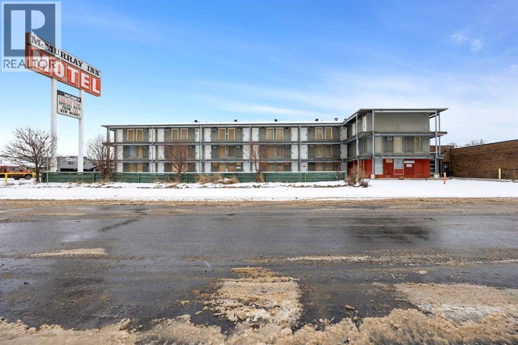 9906 Saunderson Avenue, Fort McMurray