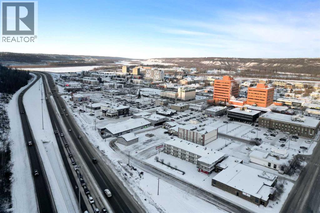 9906 Saunderson Avenue, Fort McMurray