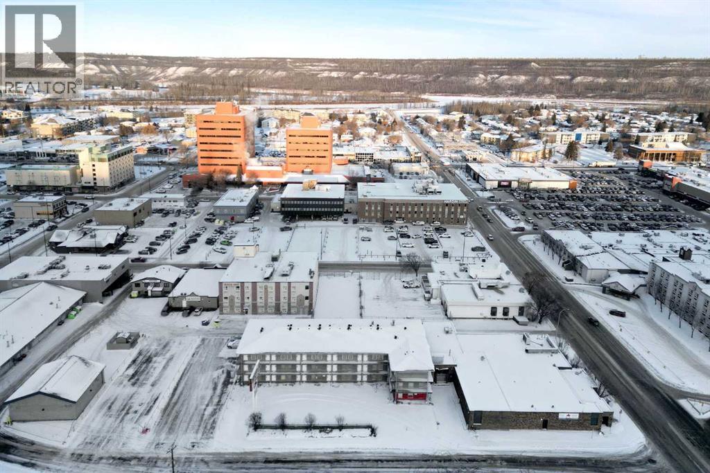 9906 Saunderson Avenue, Fort McMurray