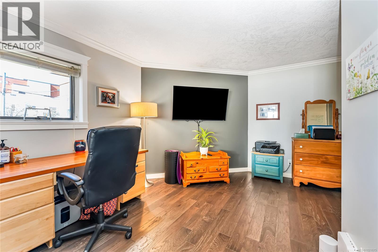 102 40 Gorge Rd W, Saanich