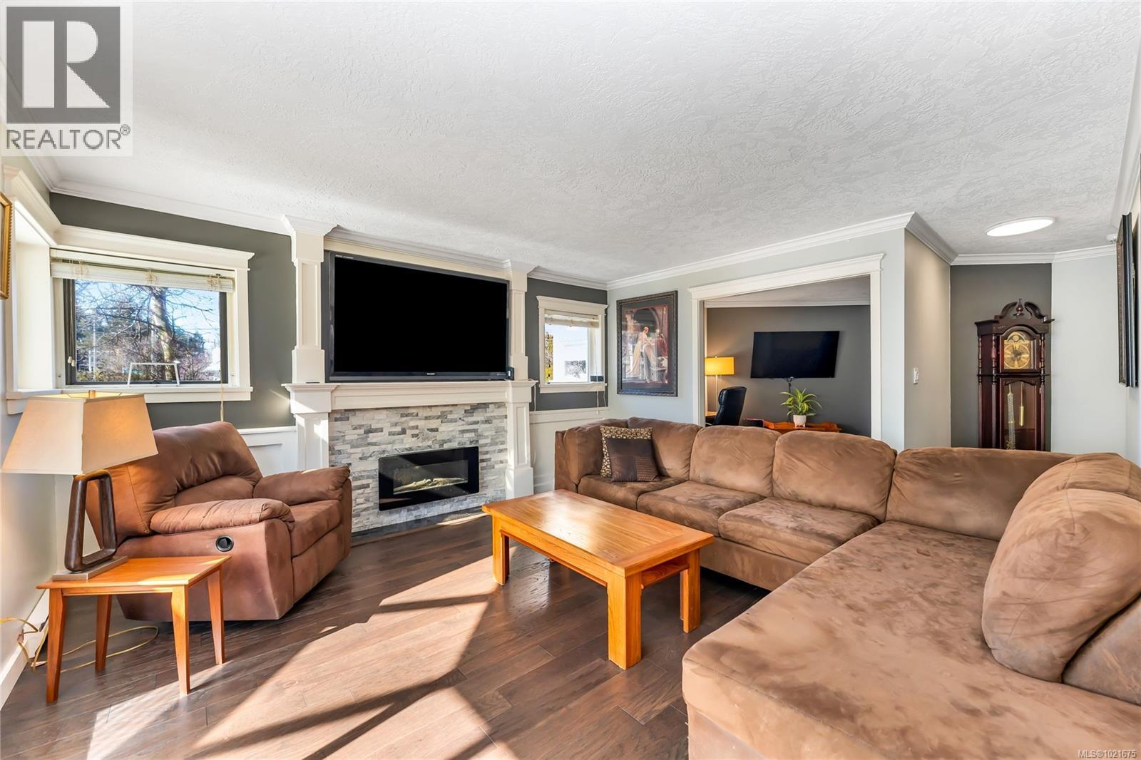 102 40 Gorge Rd W, Saanich