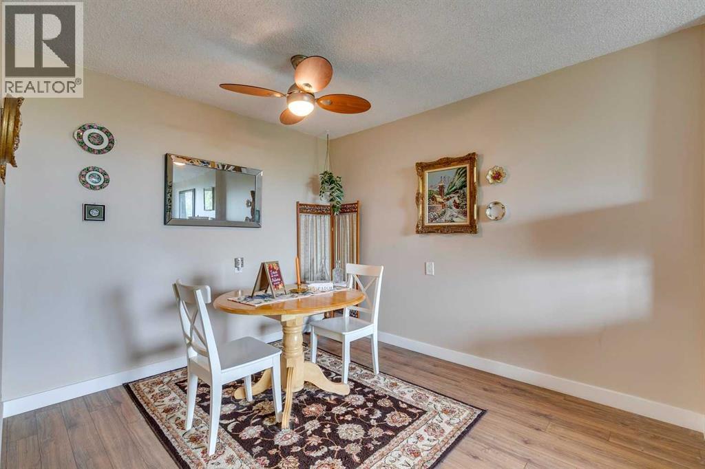 Single Family House for Sale in   Dalton Drive NW Dalhousie Calgary 