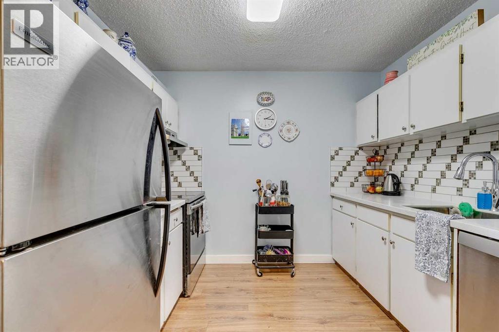 Single Family House for Sale in   Dalton Drive NW Dalhousie Calgary 