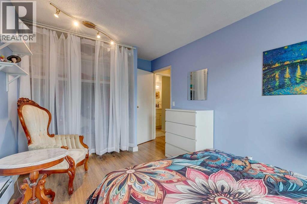 Single Family House for Sale in   Dalton Drive NW Dalhousie Calgary 