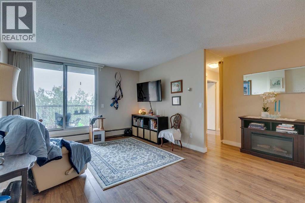 Single Family House for Sale in   Dalton Drive NW Dalhousie Calgary 