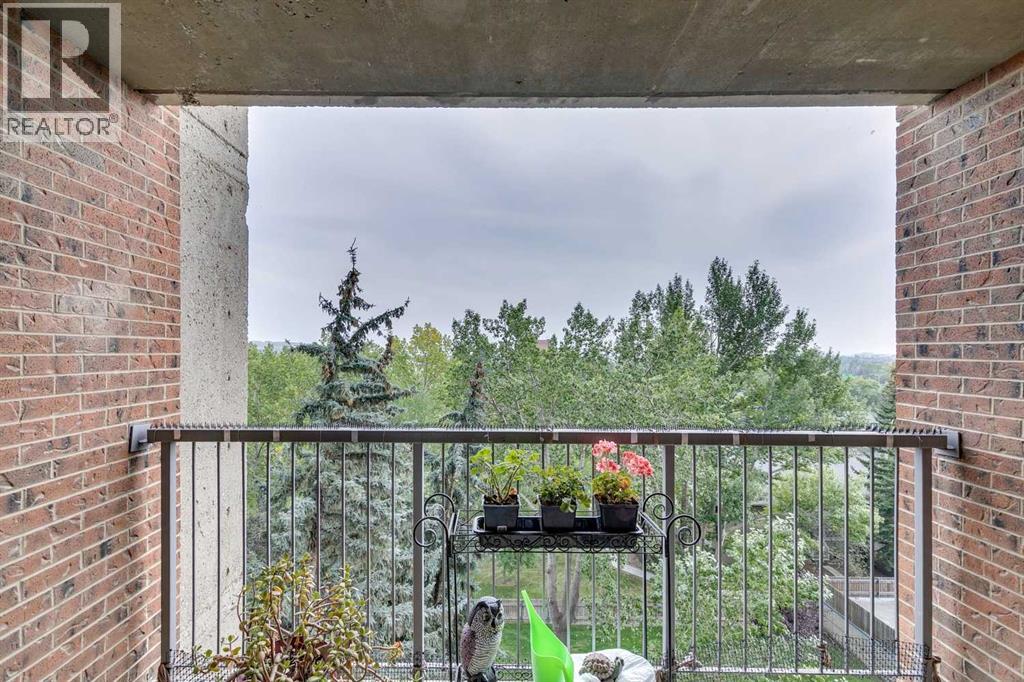 Single Family House for Sale in   Dalton Drive NW Dalhousie Calgary 