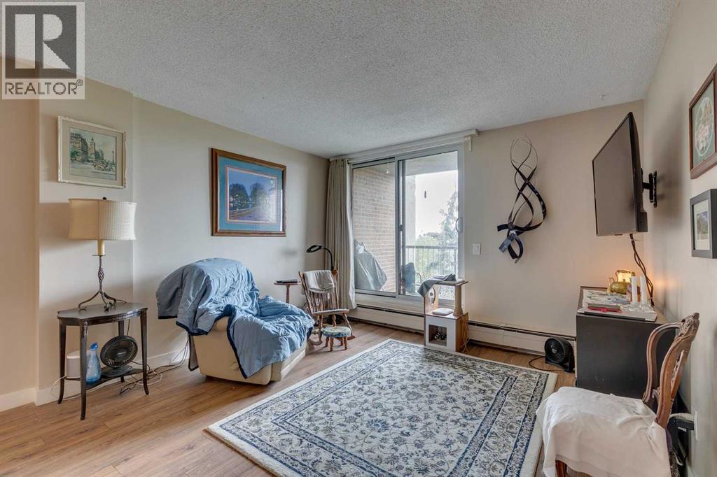 Single Family House for Sale in   Dalton Drive NW Dalhousie Calgary 