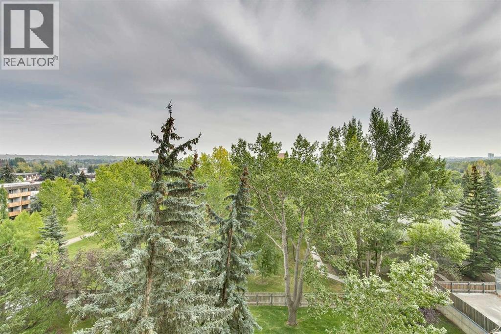 Single Family House for Sale in   Dalton Drive NW Dalhousie Calgary 