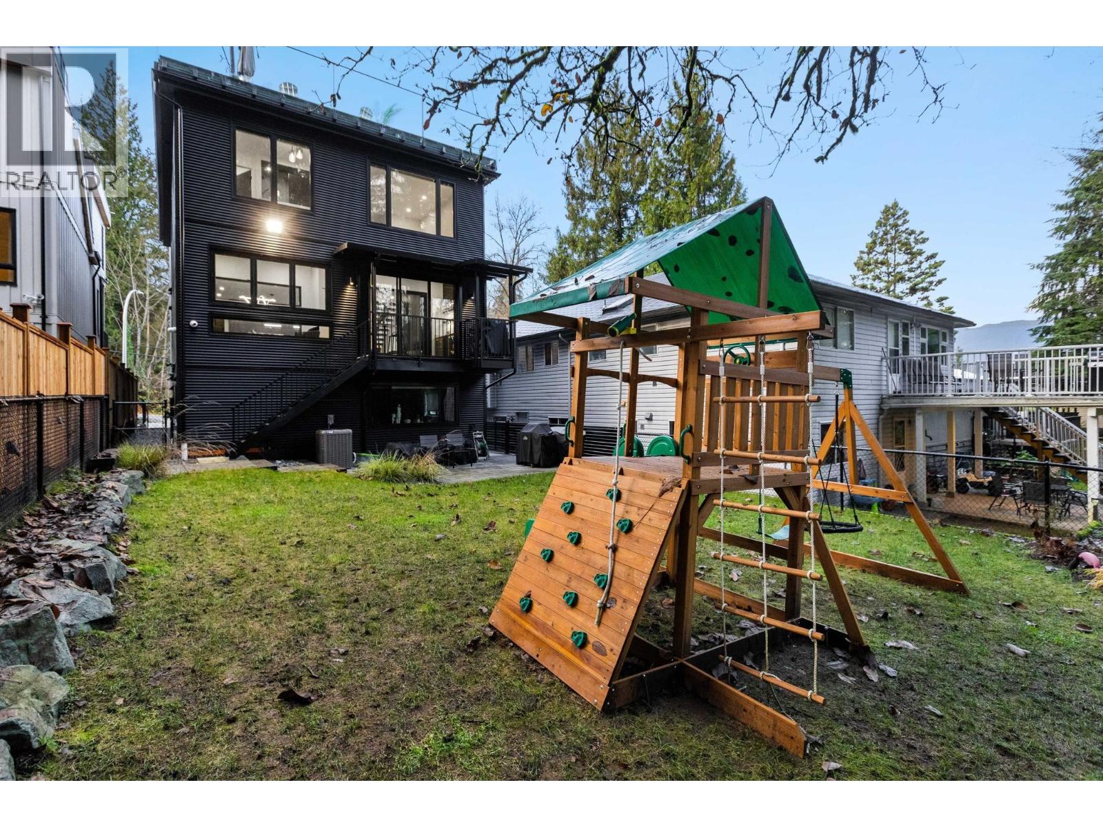 990 SEAFORTH WAY, Port Moody