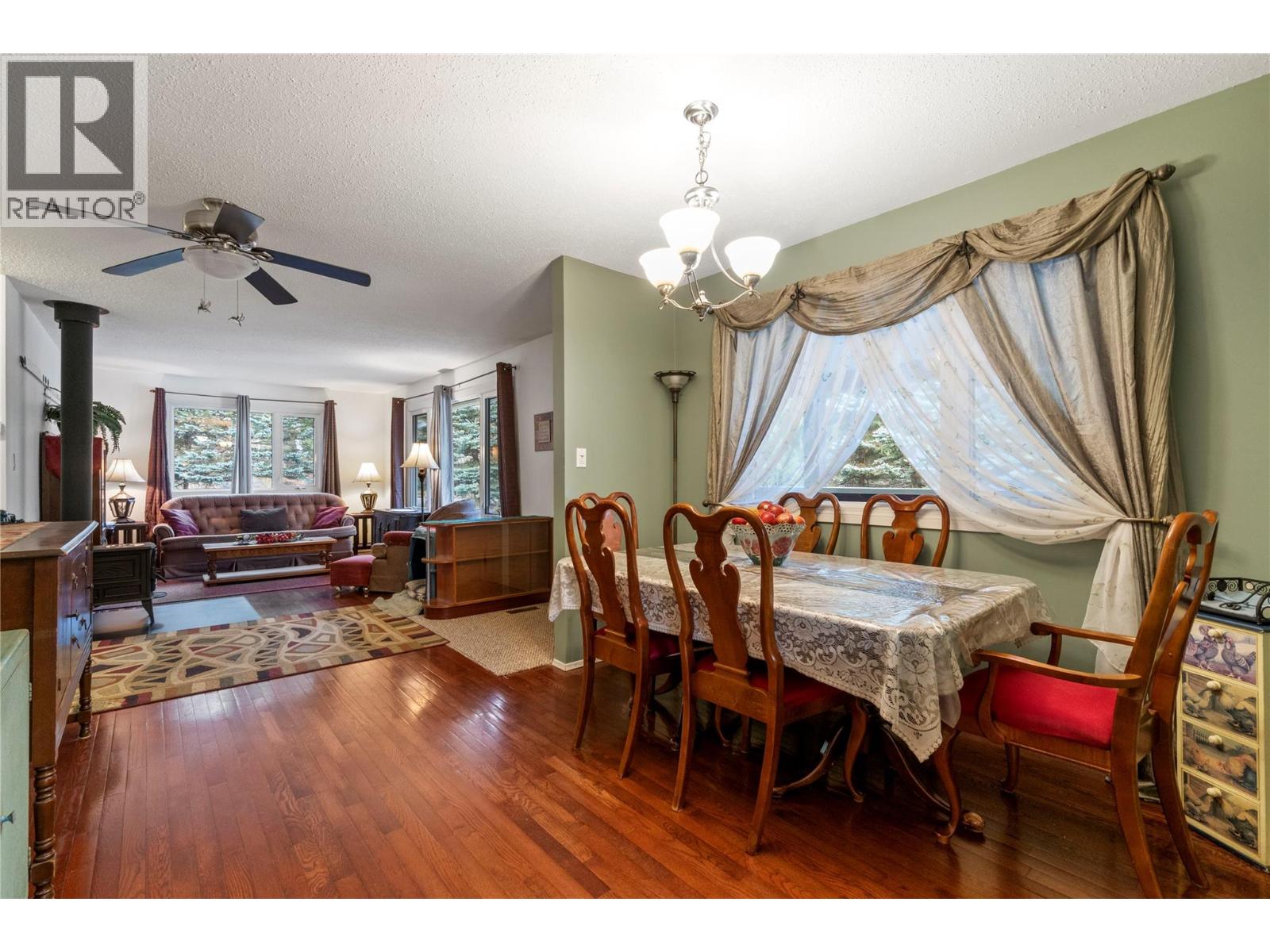 4690 44 Avenue NW, Salmon Arm