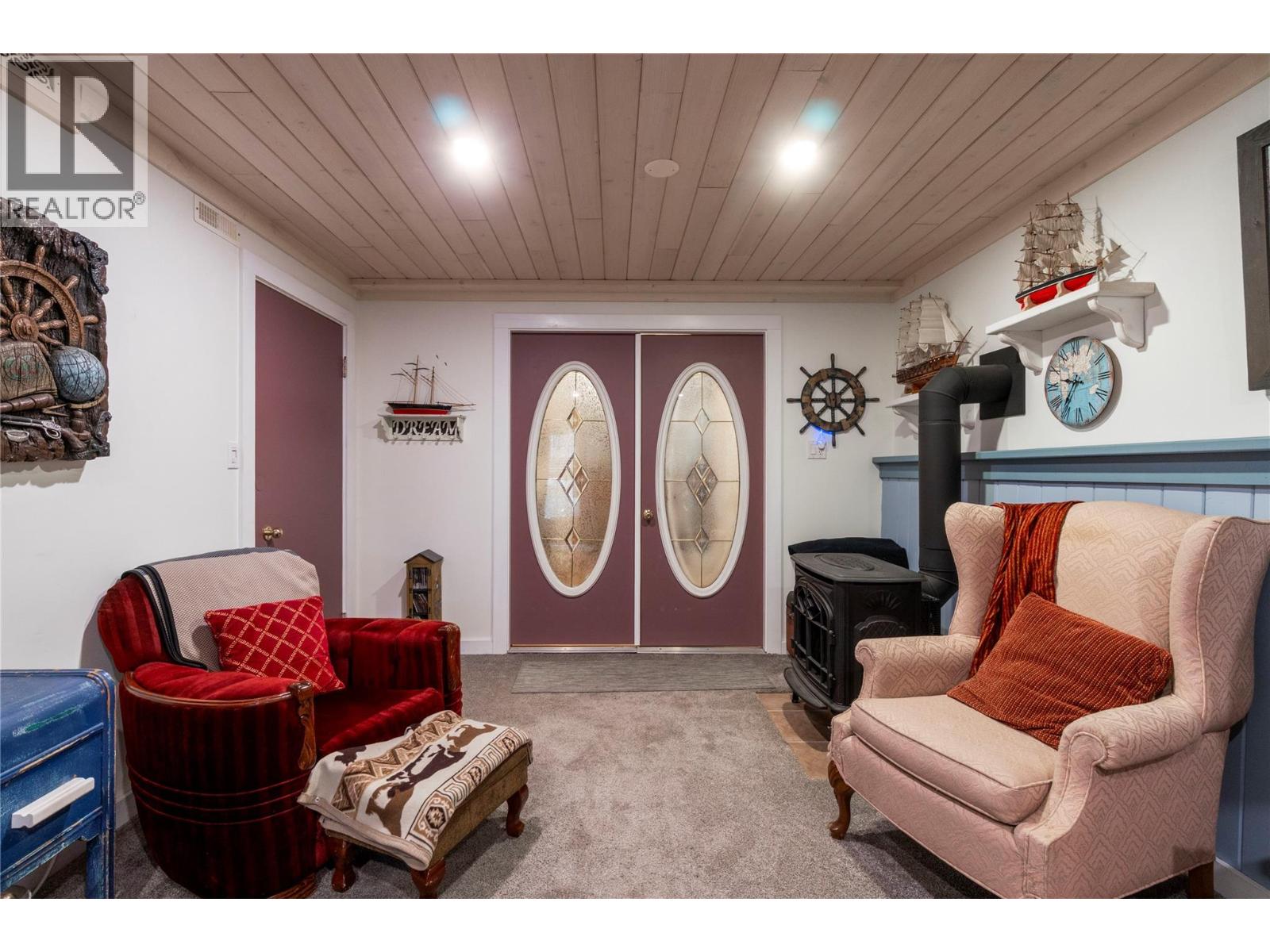 4690 44 Avenue NW, Salmon Arm