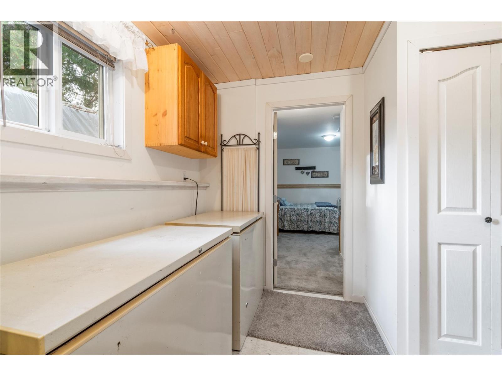 4690 44 Avenue NW, Salmon Arm