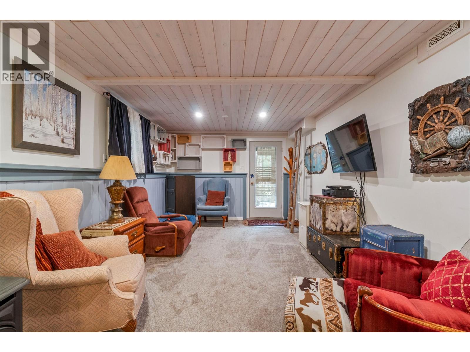 4690 44 Avenue NW, Salmon Arm