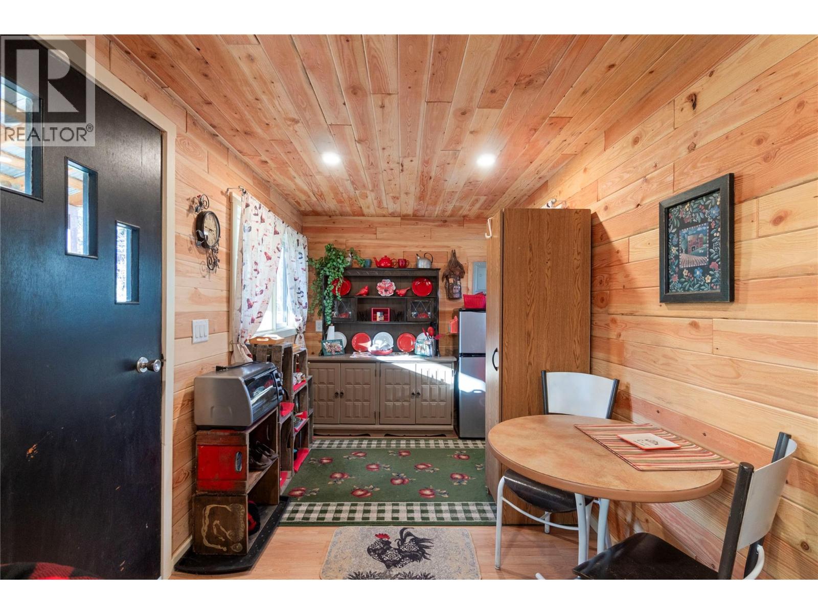 4690 44 Avenue NW, Salmon Arm