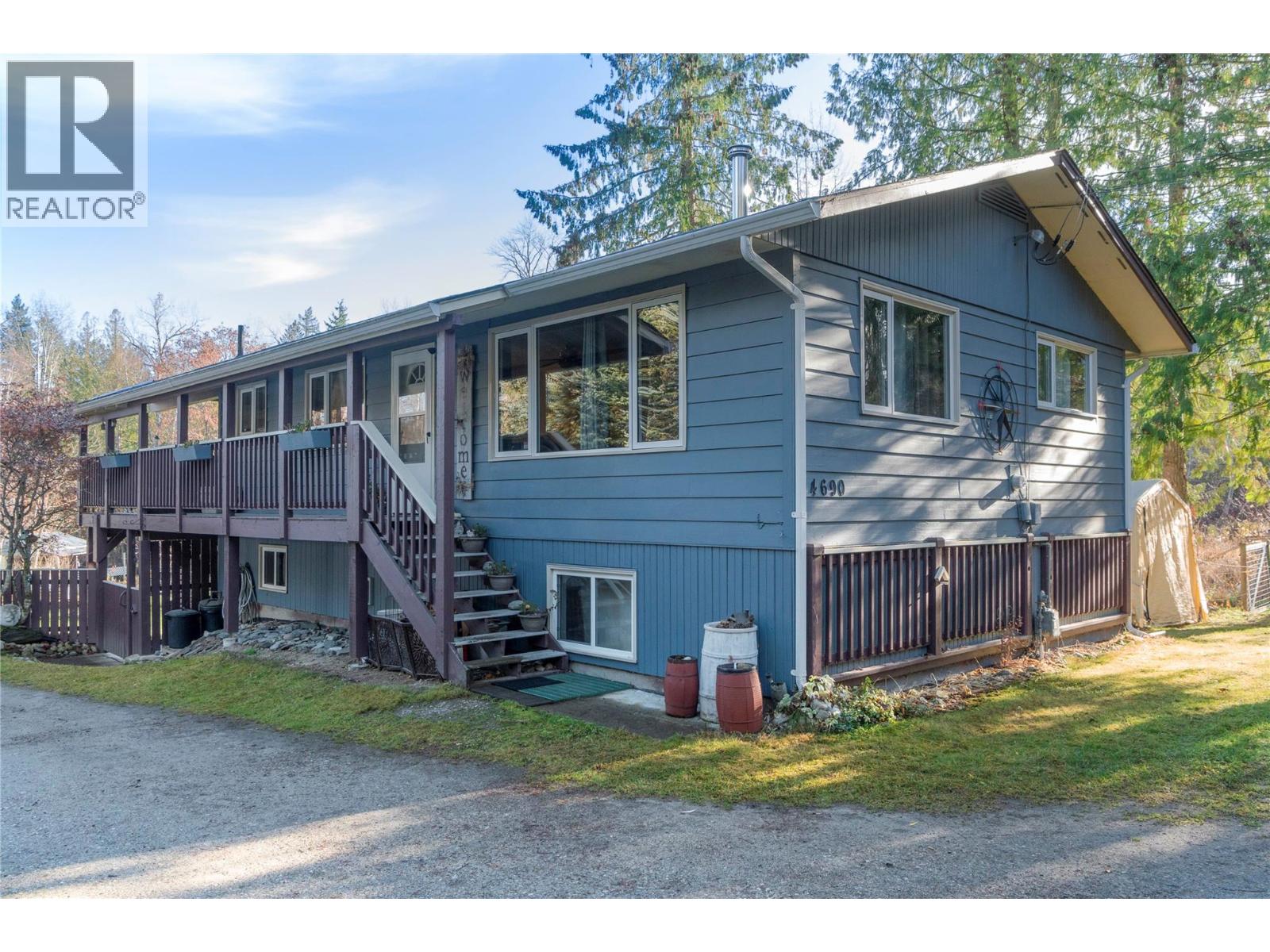 4690 44 Avenue NW, Salmon Arm