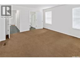 A 8470 Howard Avenue, Gull Lake, SK S0N1A0 Photo 11