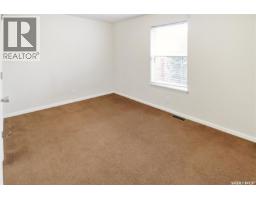 A 8470 Howard Avenue, Gull Lake, SK S0N1A0 Photo 7