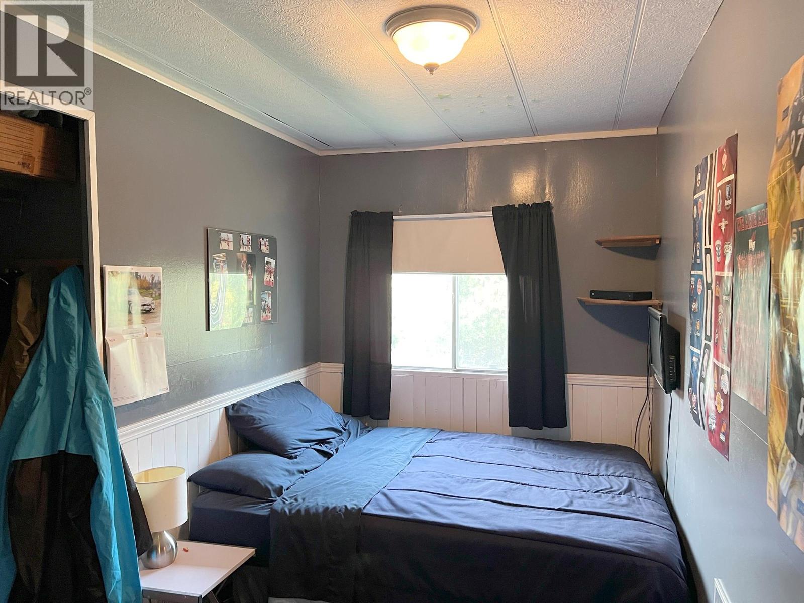 6288 MEADOWLAND CRESCENT - 13