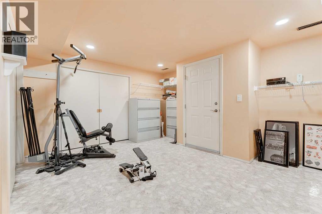 Single Family House for Sale in  SUPERIOR Avenue SW Scarboro Calgary 