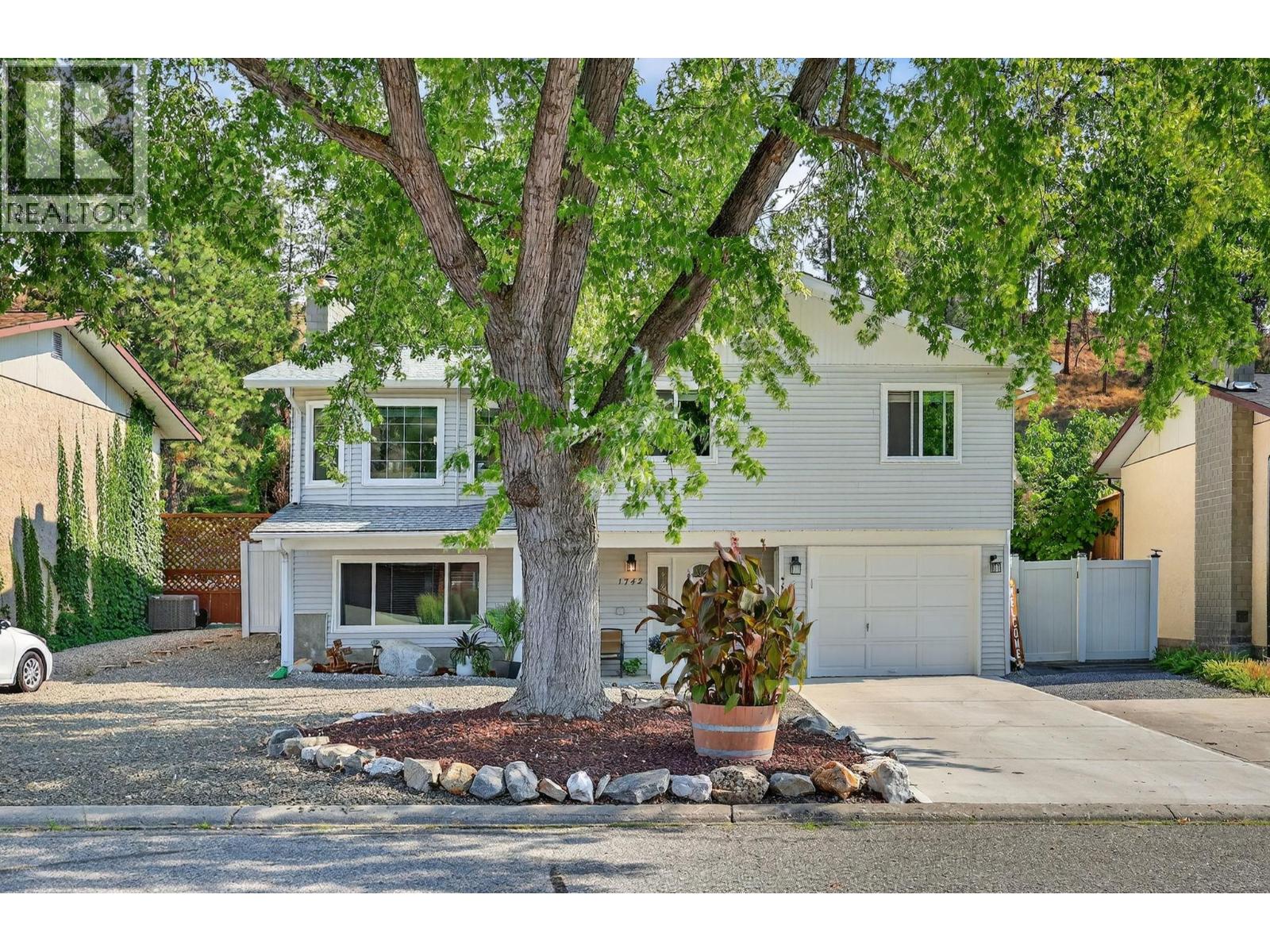 1742 DUNCAN Avenue E, Penticton