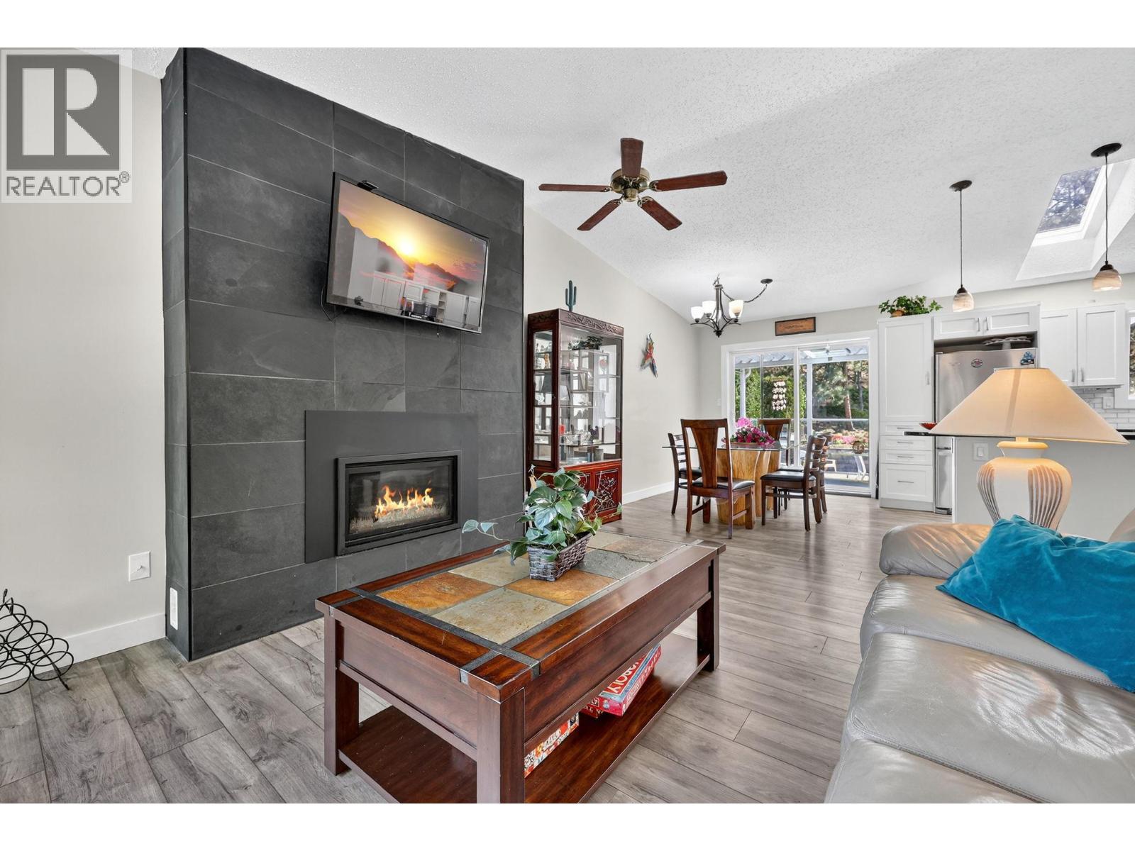 1742 DUNCAN Avenue E, Penticton