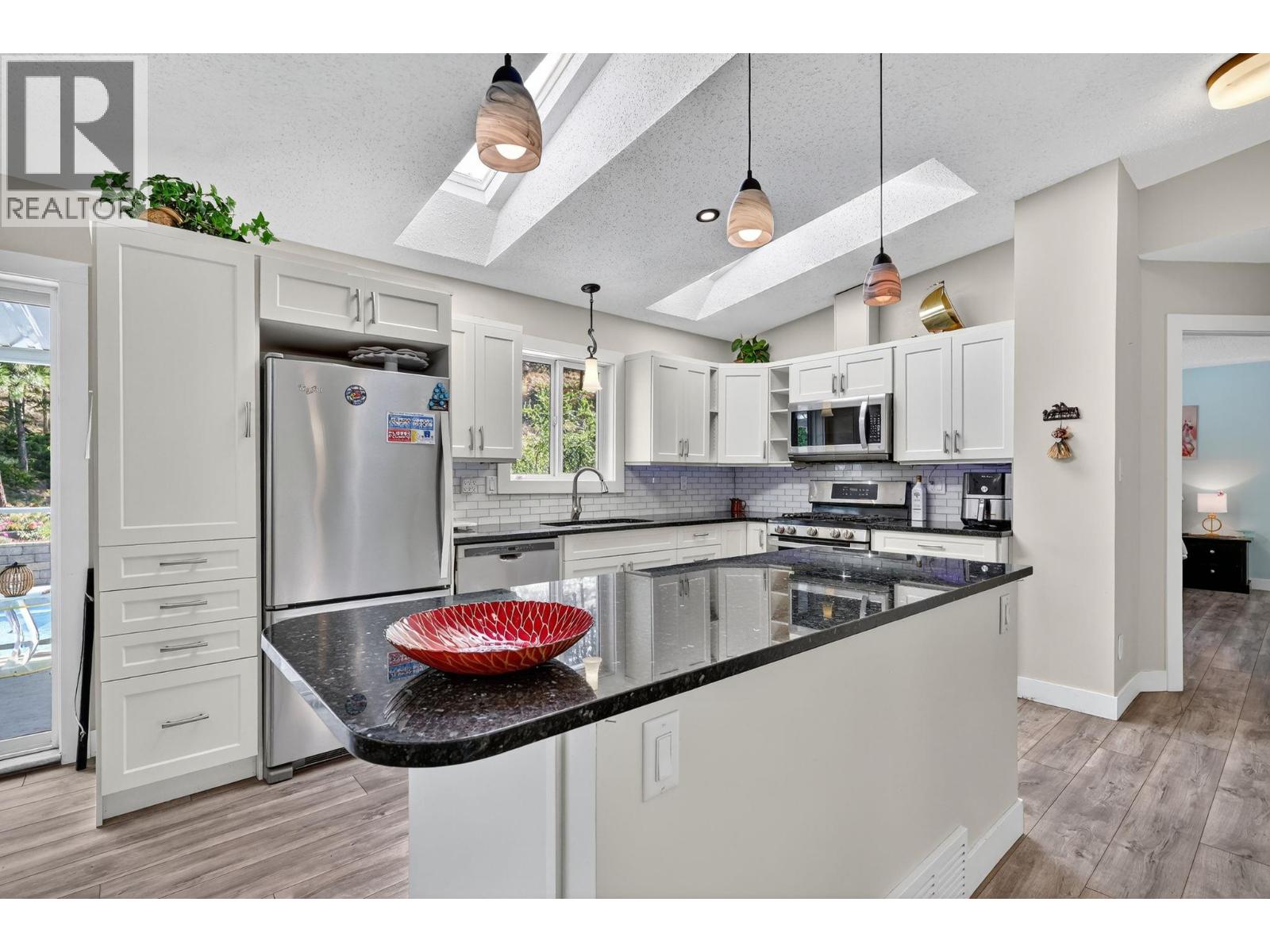 1742 DUNCAN Avenue E, Penticton