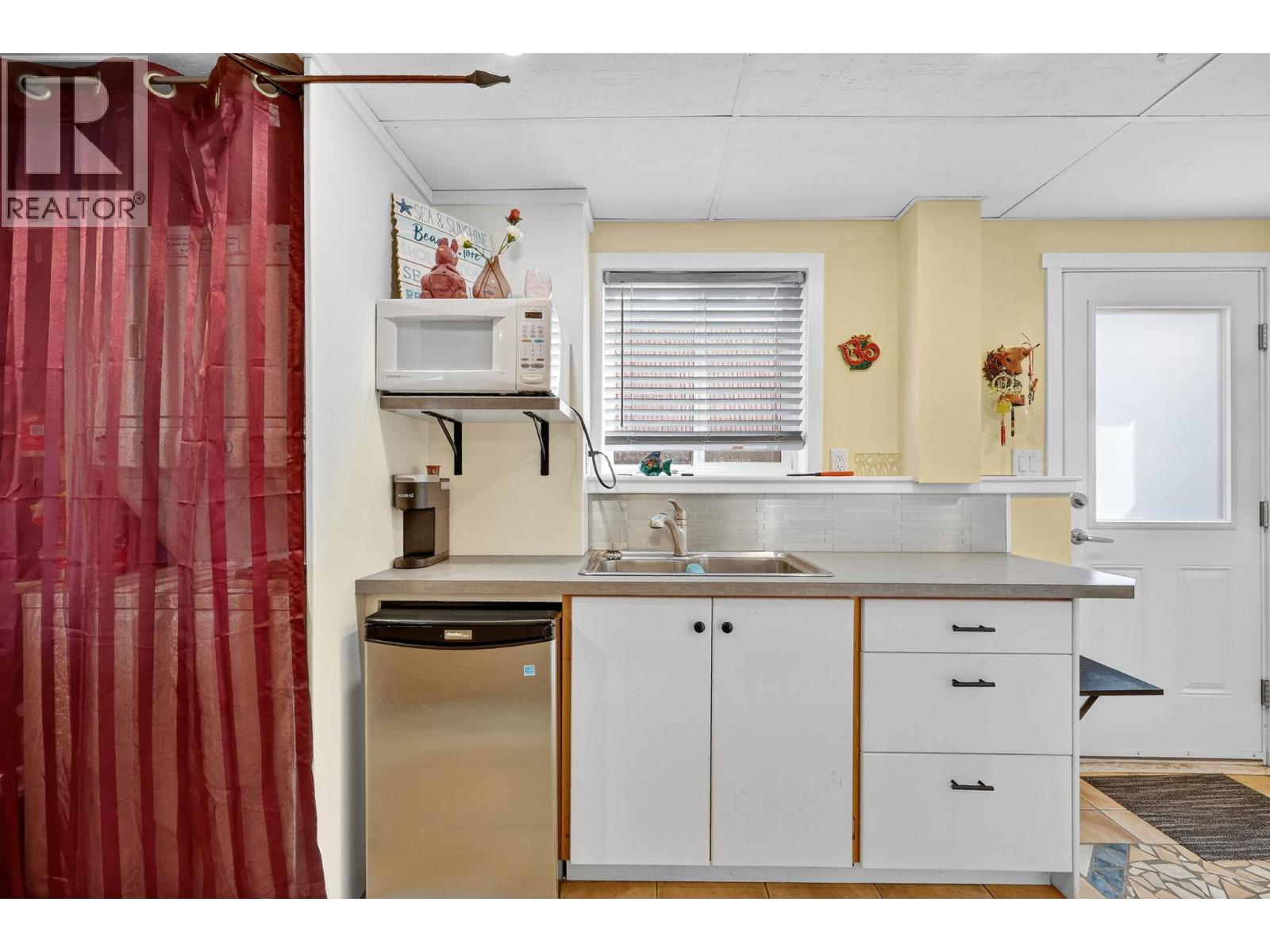 1742 DUNCAN Avenue E, Penticton