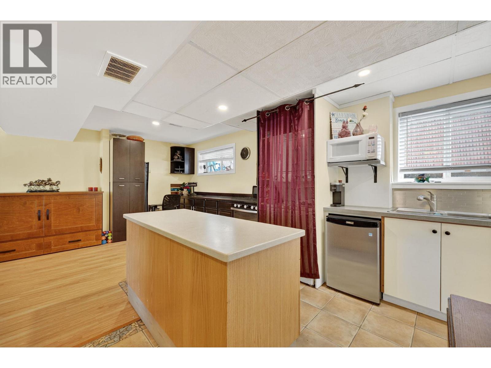 1742 DUNCAN Avenue E, Penticton