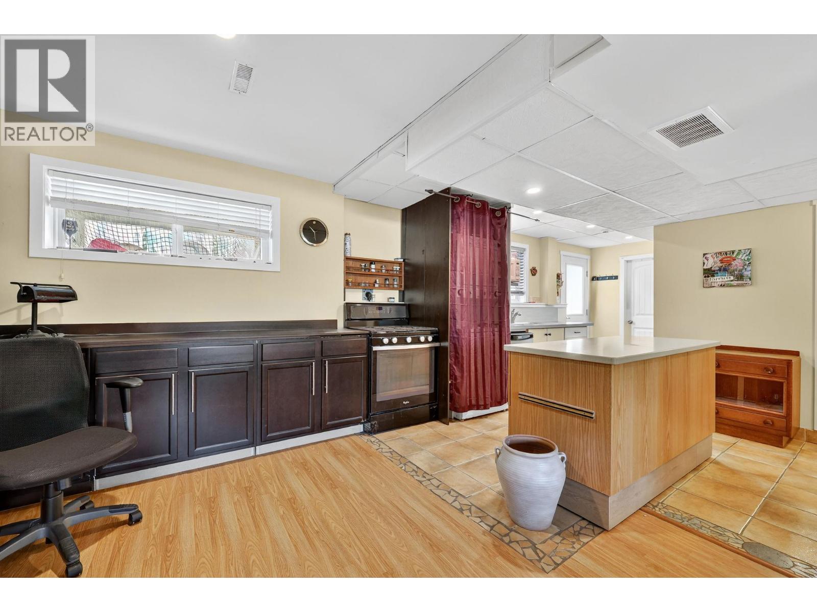 1742 DUNCAN Avenue E, Penticton