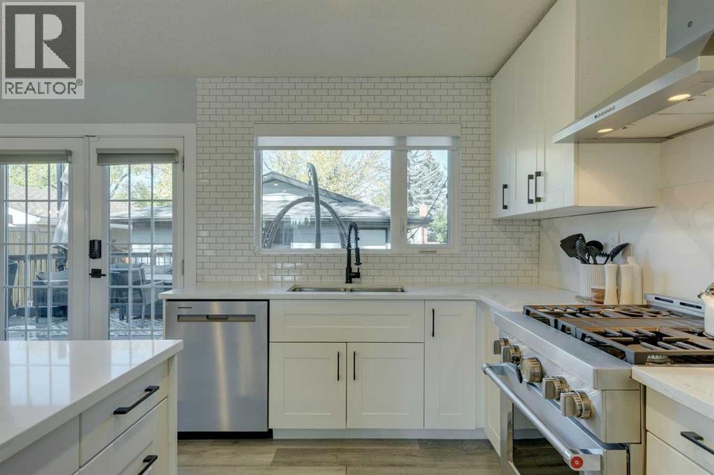 Single Family House 4 Level for Sale in  Silverdale Road NW Silver Springs Calgary 