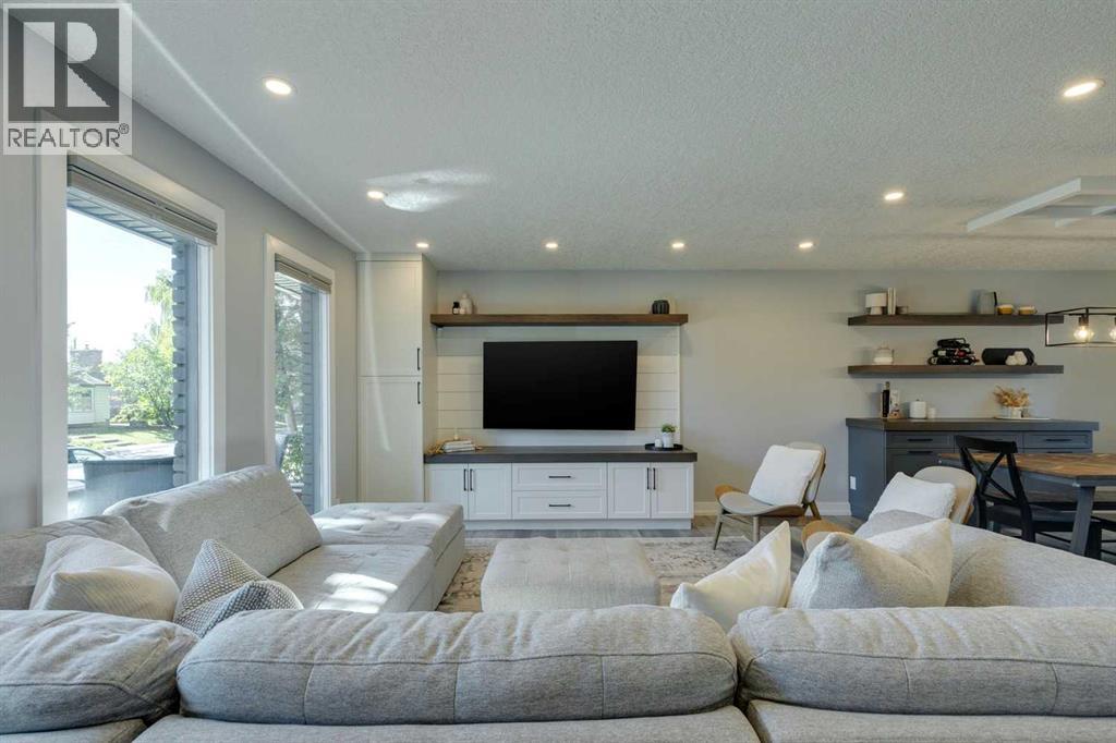 Single Family House 4 Level for Sale in  Silverdale Road NW Silver Springs Calgary 