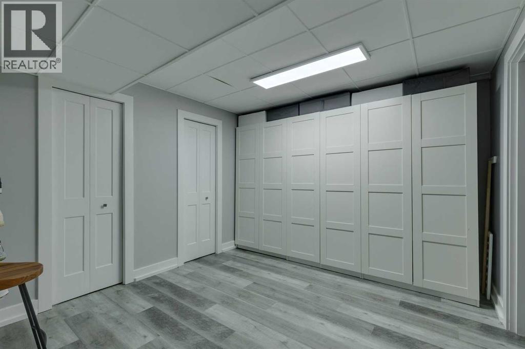 Single Family House 4 Level for Sale in  Silverdale Road NW Silver Springs Calgary 