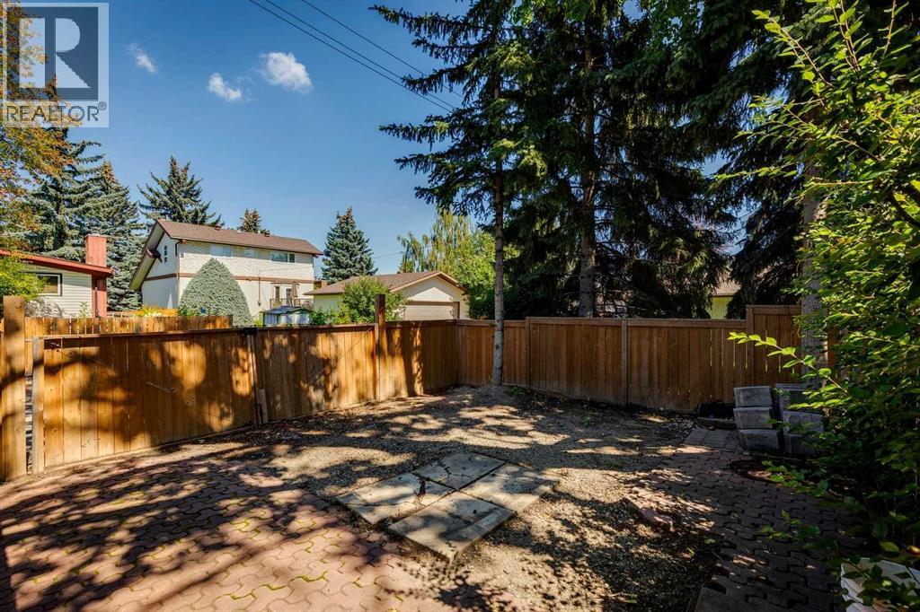 Single Family House 4 Level for Sale in  Silverdale Road NW Silver Springs Calgary 