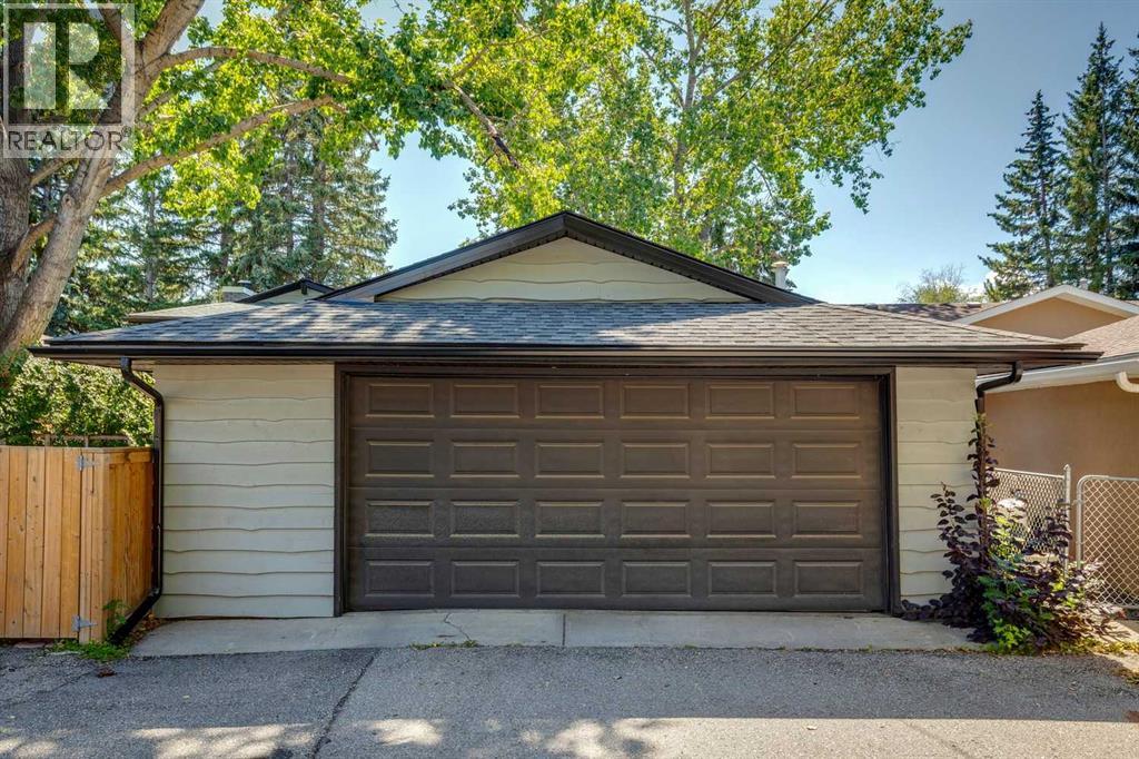 Single Family House 4 Level for Sale in  Silverdale Road NW Silver Springs Calgary 