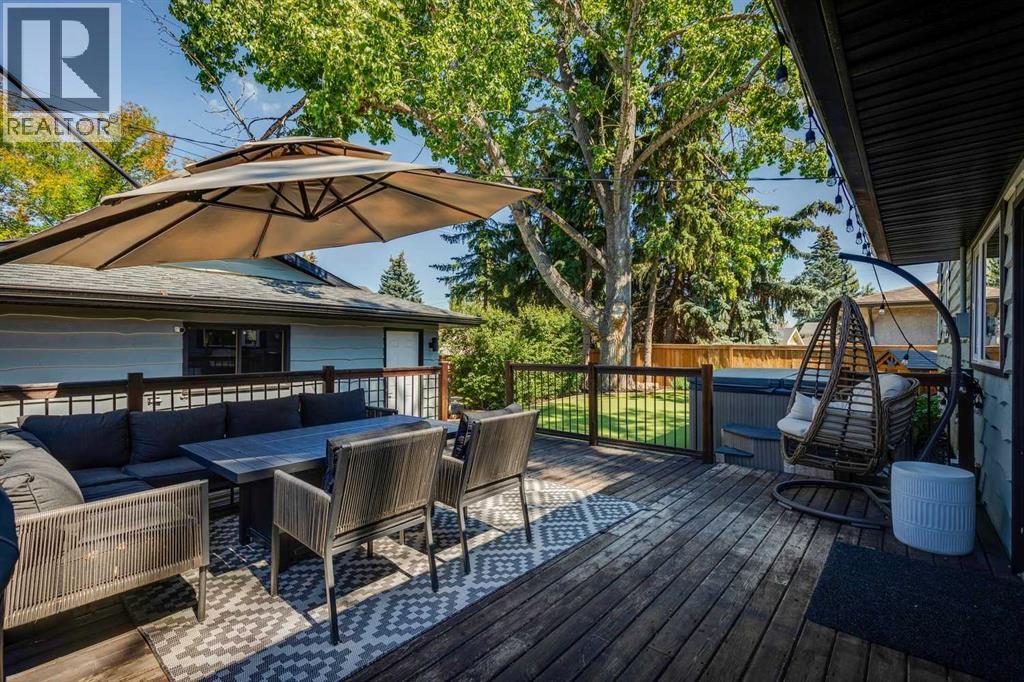 Single Family House 4 Level for Sale in  Silverdale Road NW Silver Springs Calgary 