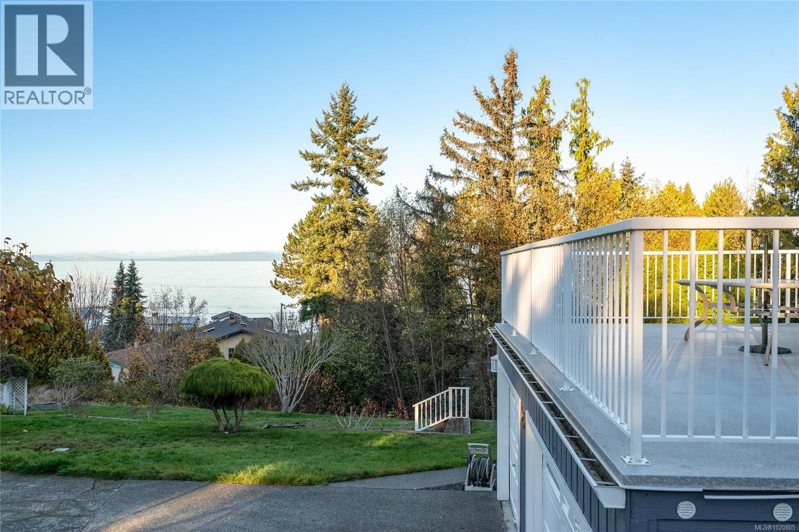 350 Garrett Rd, Qualicum Beach