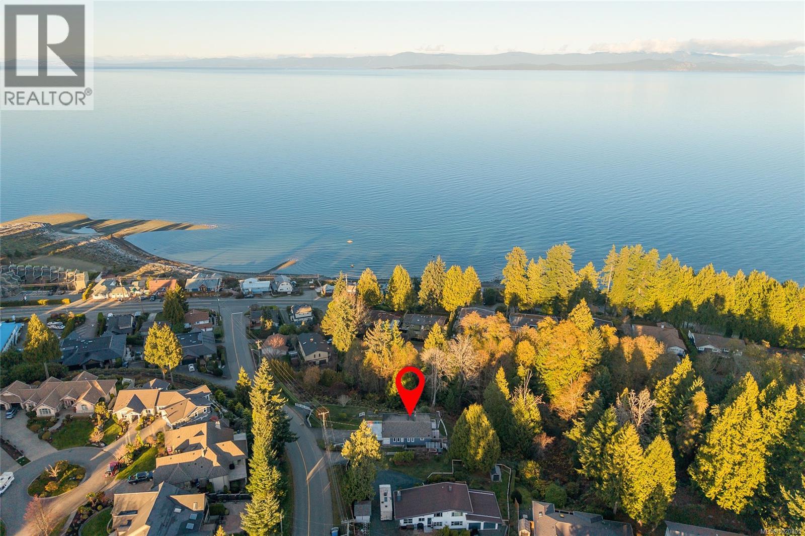 350 Garrett Rd, Qualicum Beach