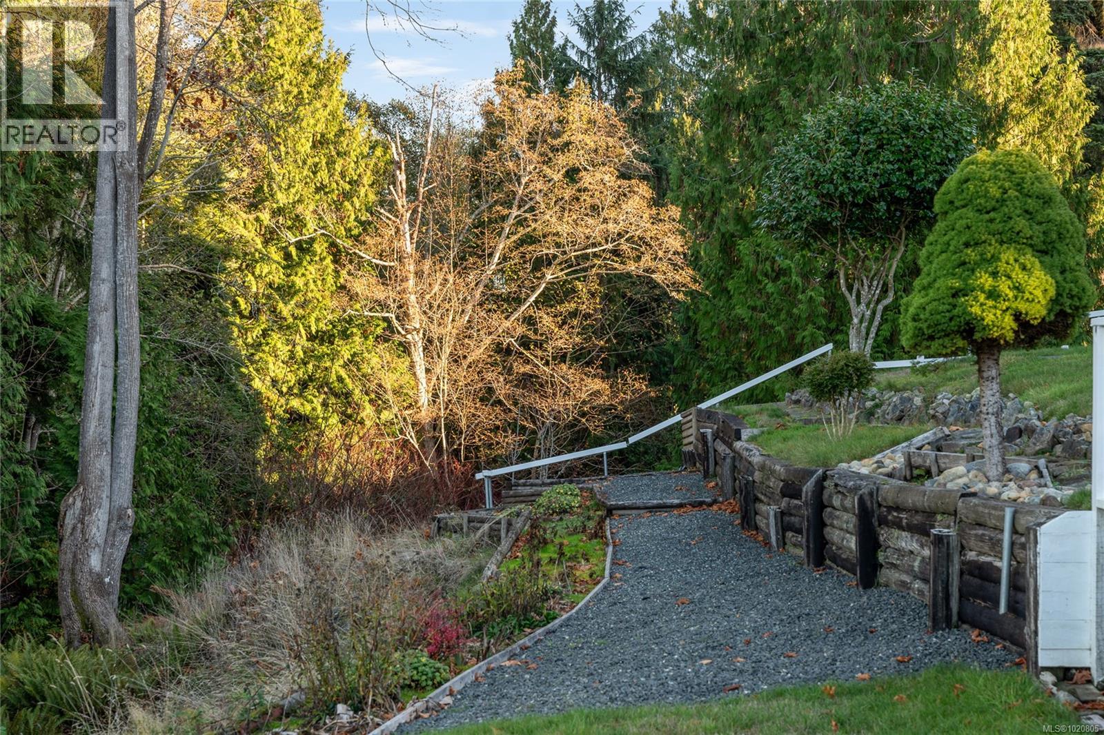 350 Garrett Rd, Qualicum Beach