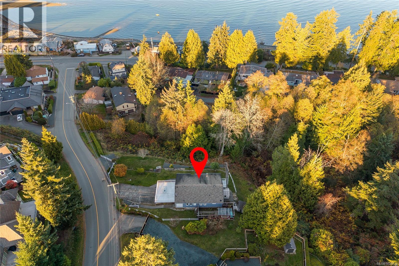 350 Garrett Rd, Qualicum Beach