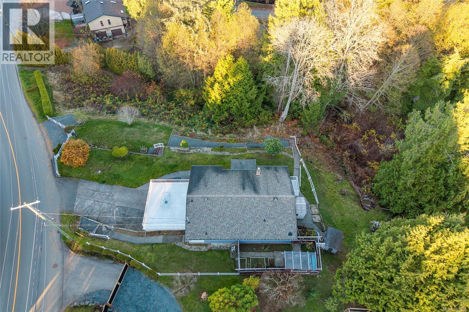 350 Garrett Rd, Qualicum Beach
