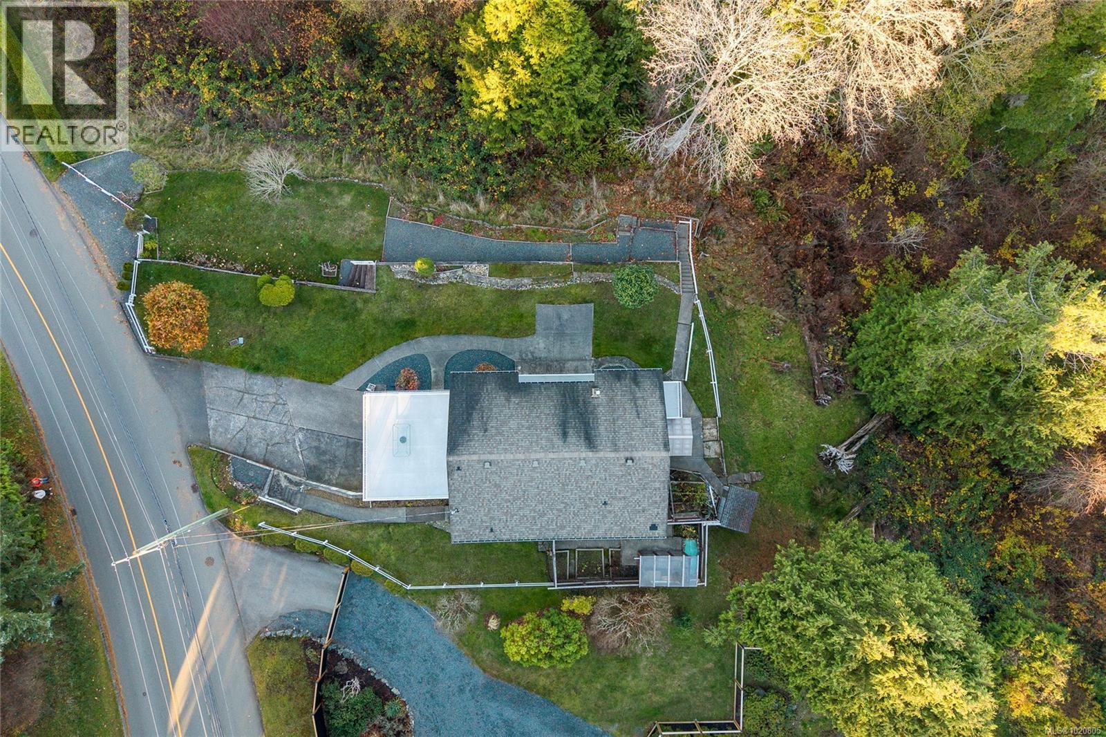 350 Garrett Rd, Qualicum Beach