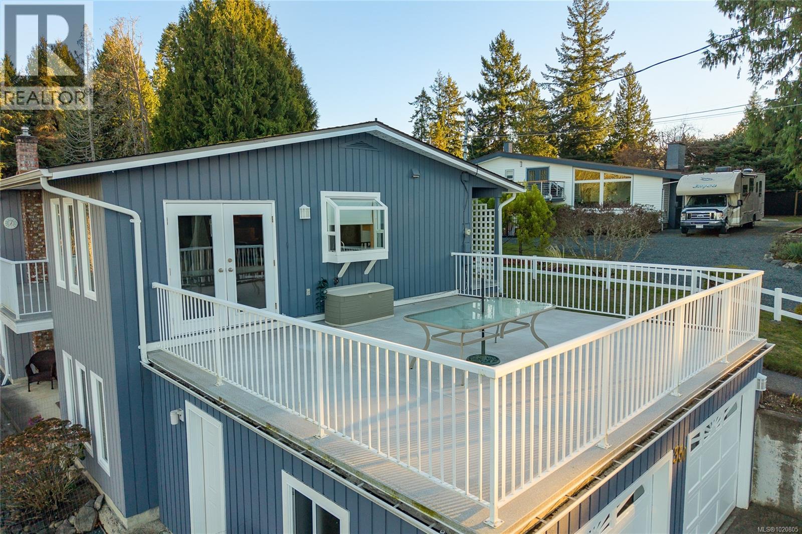 350 Garrett Rd, Qualicum Beach