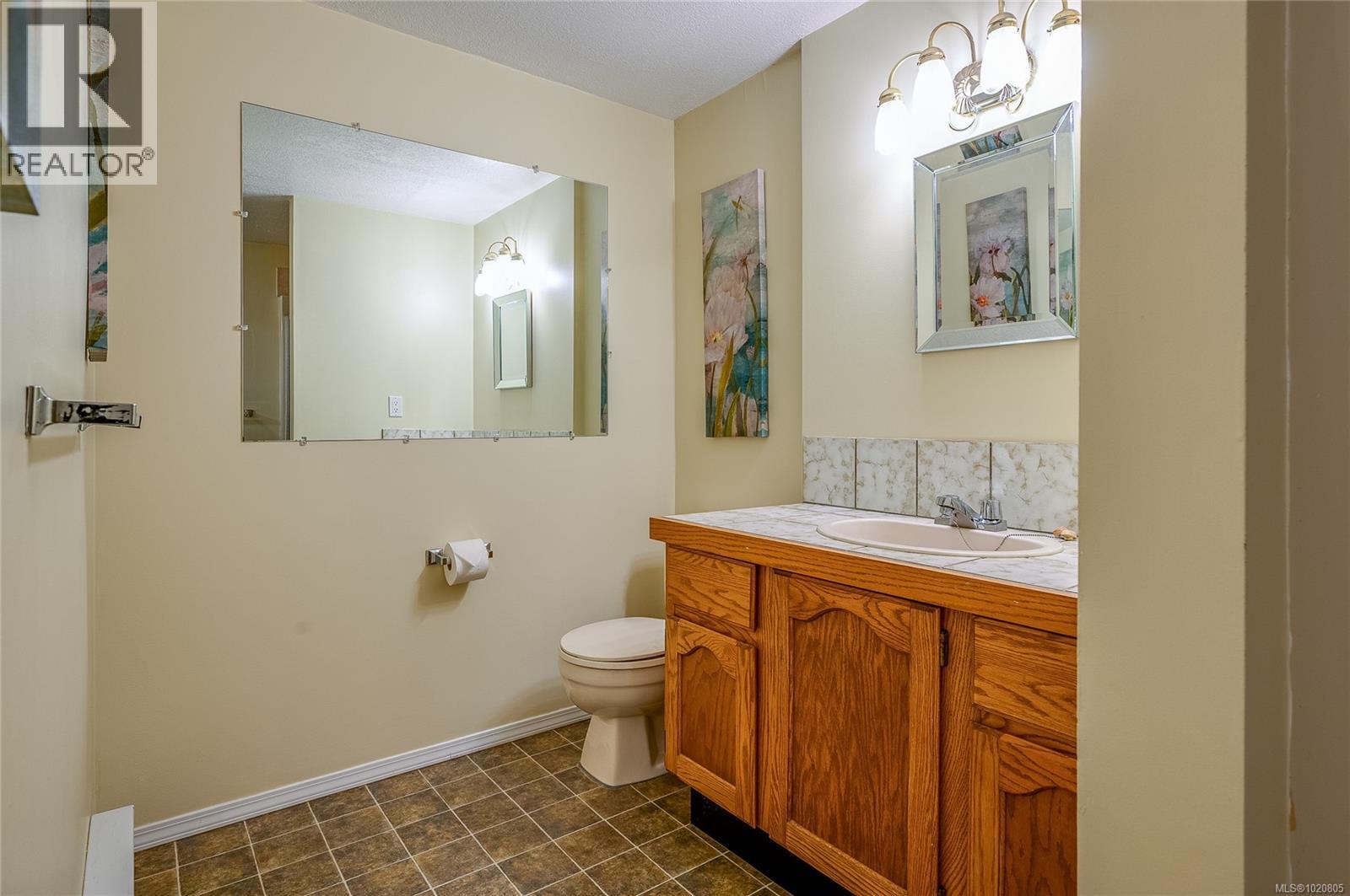 350 Garrett Rd, Qualicum Beach