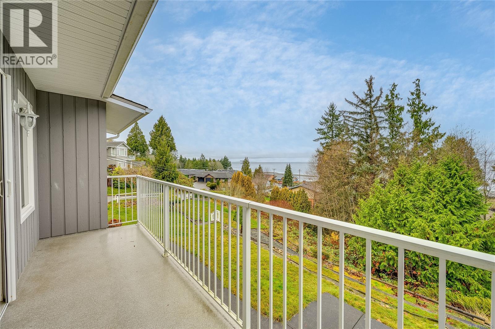 350 Garrett Rd, Qualicum Beach