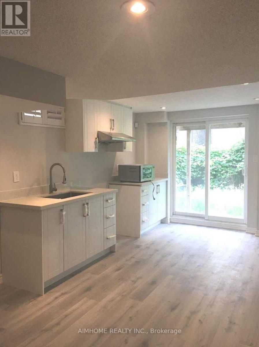 LOWER - 71 DEWPOINT ROAD - Photo 2 of 12, Vaughan (Patterson), Ontario